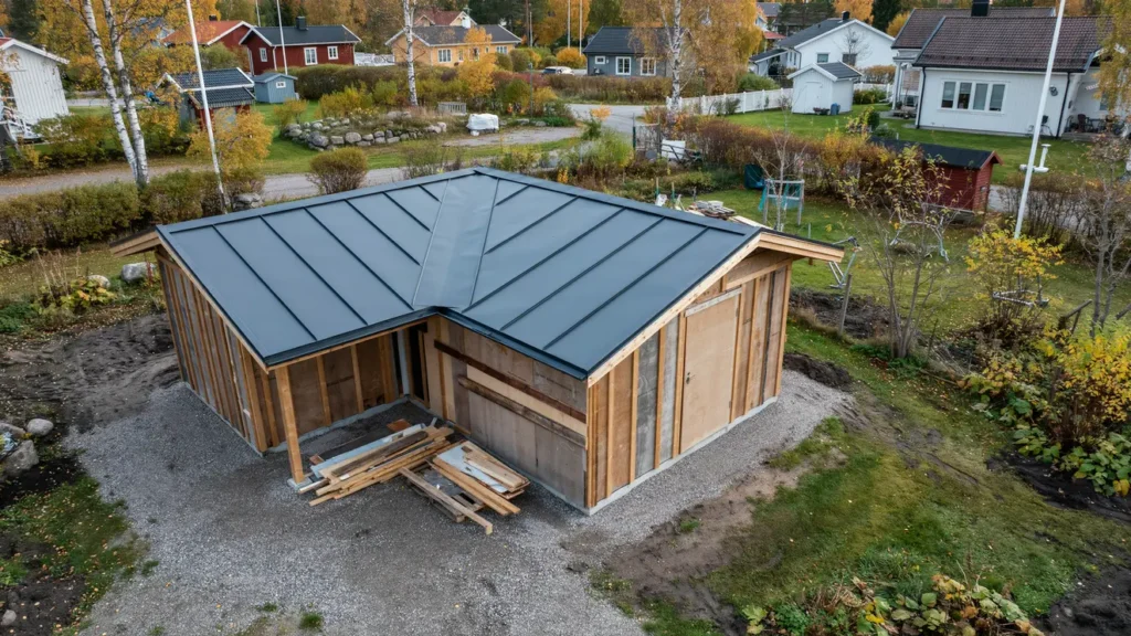 renovering av f rr d med takbyte och panelbyte i skog s